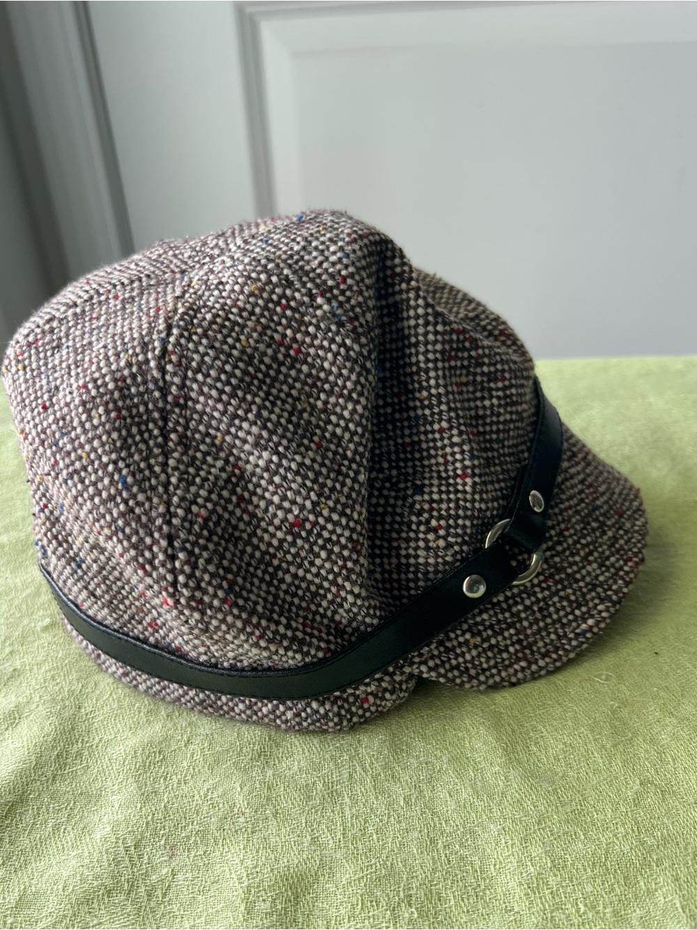 Scala Pronto Tweed Newsboy Cap with Black Faux-Leather Band - Brown Speckle